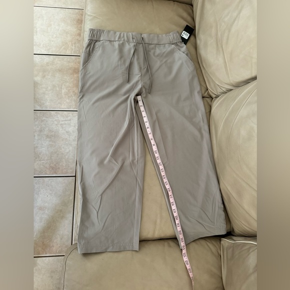 Eddie Bauer Women's Rapids Capri in CINDER. MSRP $64 - Picture 6 of 17
